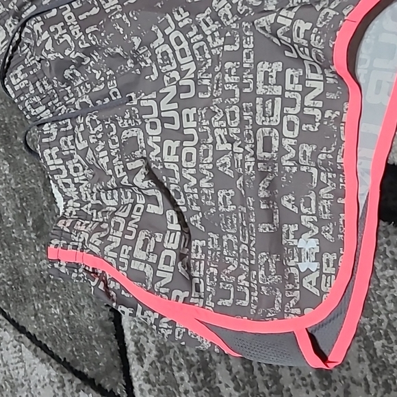 UNDER ARMOUR HEATGEAR Mesh Lined Logo Pink Athletic Shorts PRICE FIRM - Picture 3 of 10
